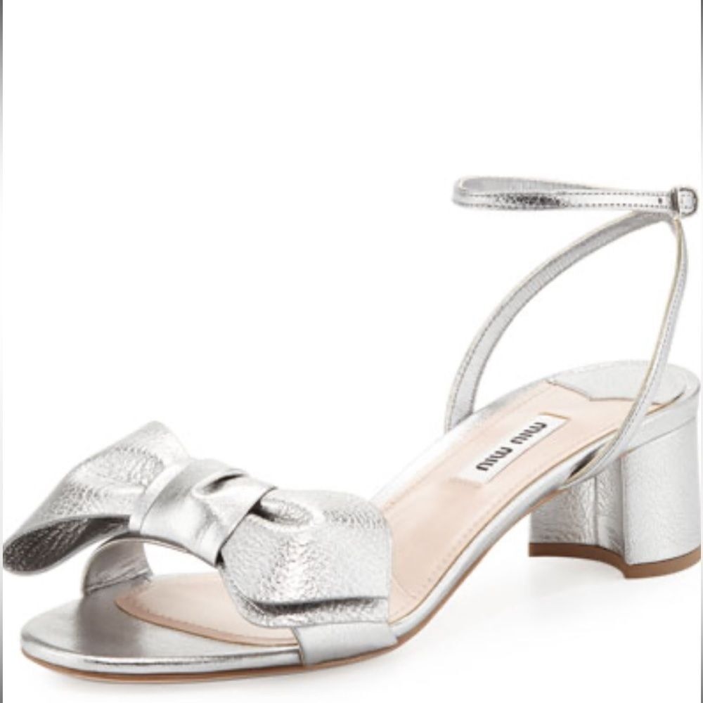 MIU MIU
Metallic Leather Bow Sandal,‎ Silver size 38.5